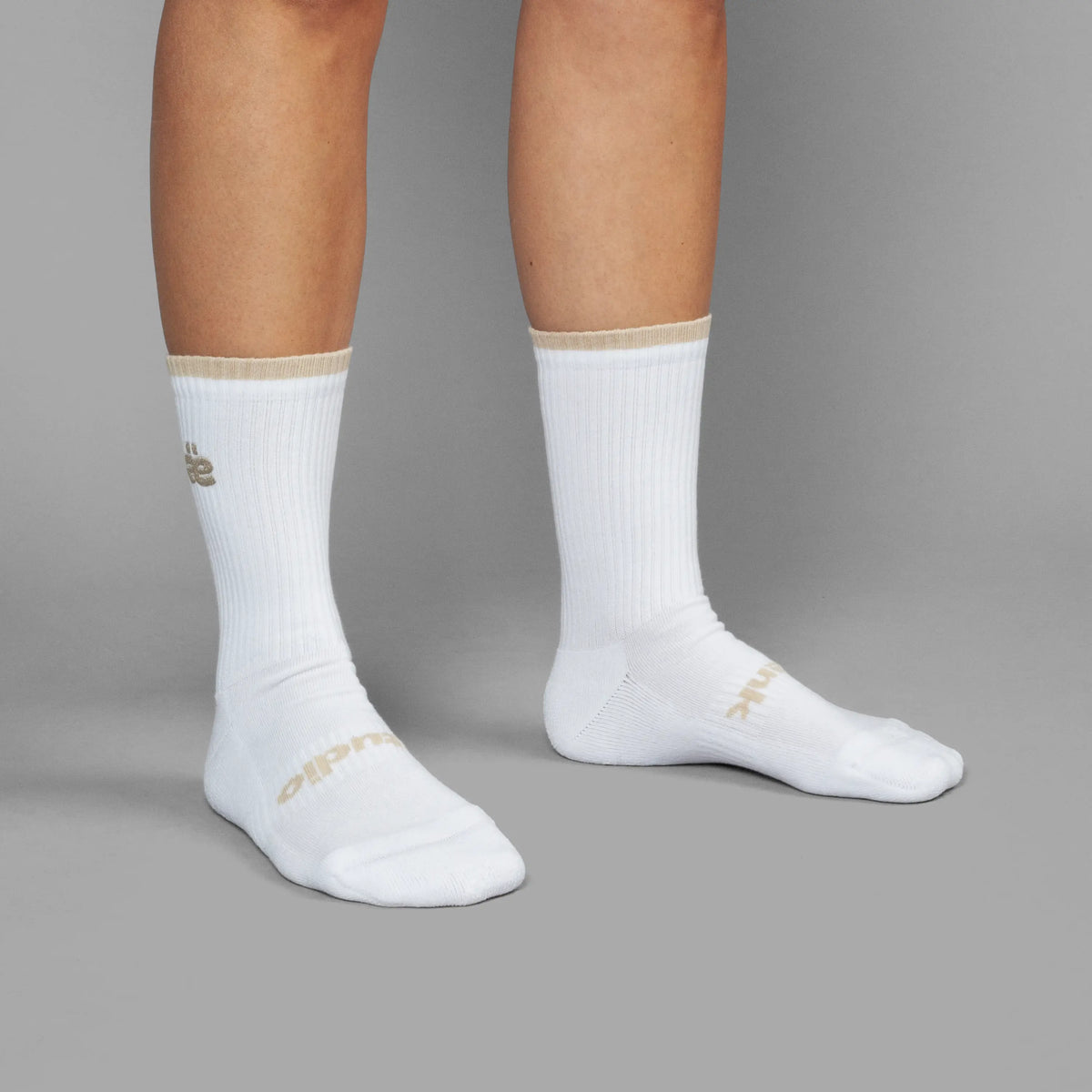 blaenk white socks – organic cotton blend, embroidered logo, one size 38–42